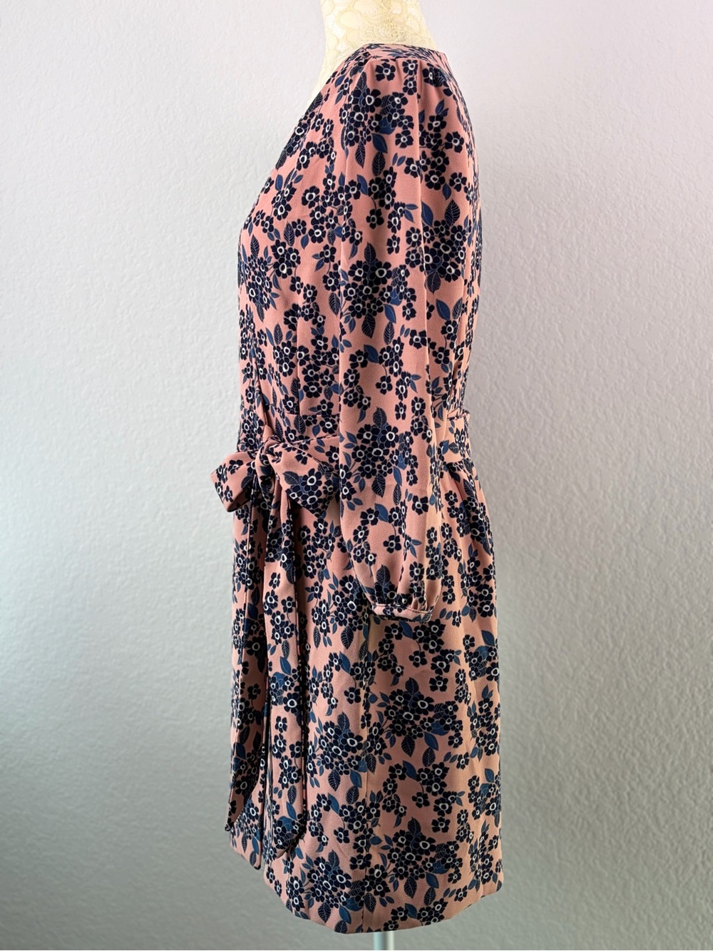J. Crew Wrap Dress 365 Crepe Pink Plush Floral Bouquet Size 6P - Picture 7 of 14